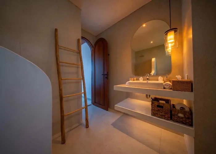 Azura - 4br Sunken Lounge In Pererenan * Canggu (Bali)