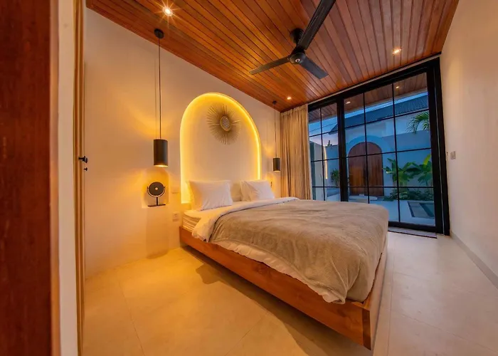 Azura - 4br Sunken Lounge In Pererenan *