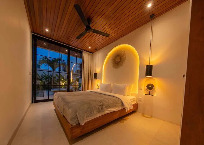 Azura - 4br Sunken Lounge In Pererenan *