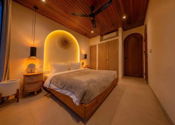 Azura - 4br Sunken Lounge In Pererenan Villa