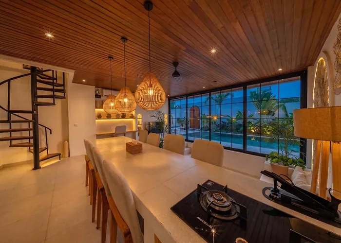 Azura - 4br Sunken Lounge In Pererenan *